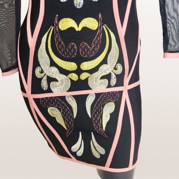 STUNNING HERVE LEGER FIT-AND-FLARE DRESS IN BUTTERFLY & PAISLEY JACQUARD - Picture 5 of 16